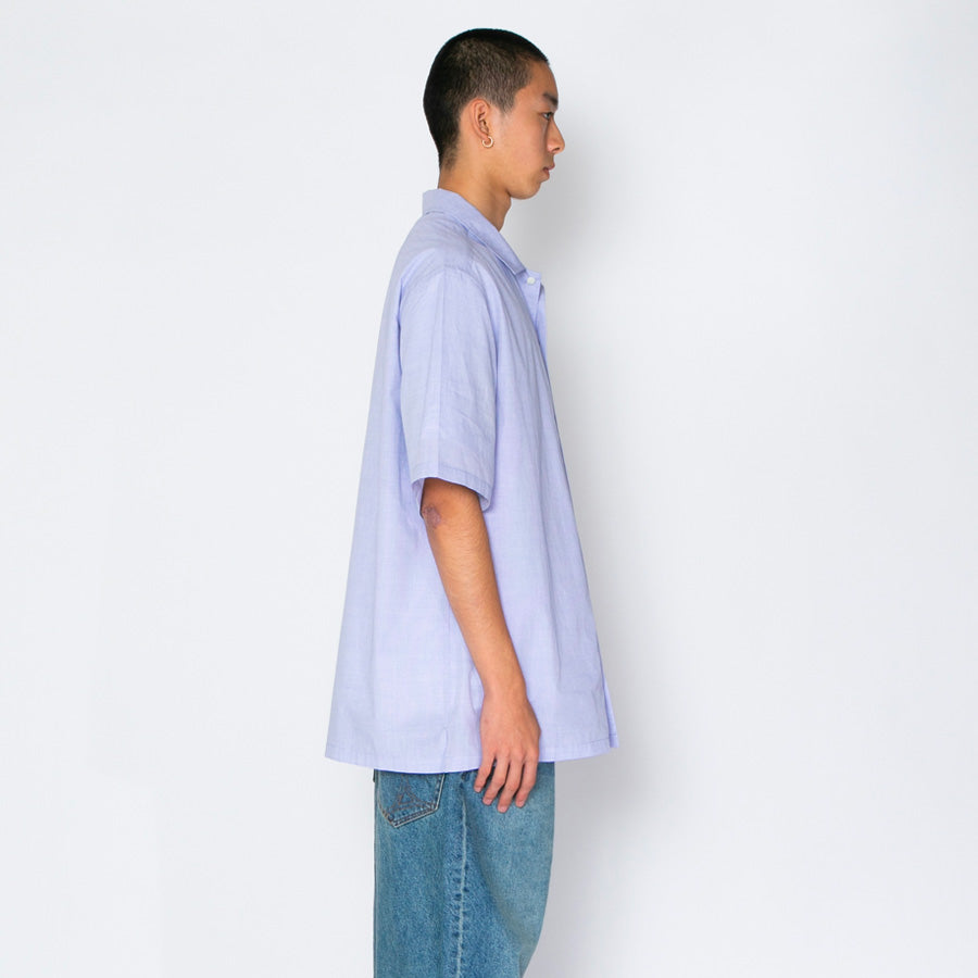 APPLEBUM Smooth Typewriter S/S Shirt ブルー モデル着用 右斜め
