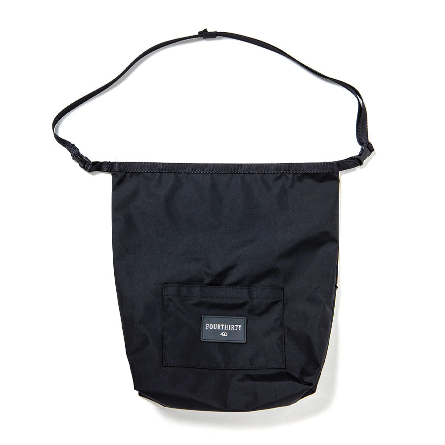 美品 430 FOURTHIRTY フォーサーティー ショルダーバッグ ブラック 430（フォーサーティ）LYR ROLL SHOULDER BAG ショルダーバッグ FTY-26