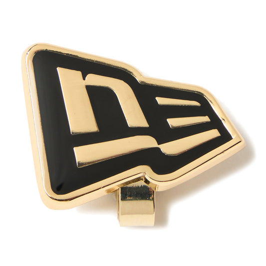 NEW ERA バイザークリップ ゴールド ブラック フラッグロゴ 正面