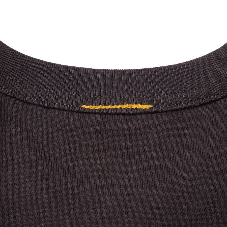 NEW ERA Tシャツ 首元 バックディテール