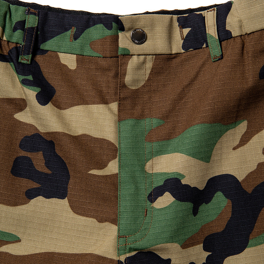 430 CAMO ESLOT CARGO PANTS ウエストボタン詳細