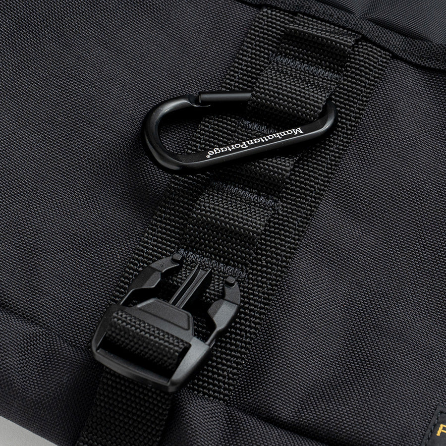 430 MF MESSENGER BAG S ループテープ カラビナディテール