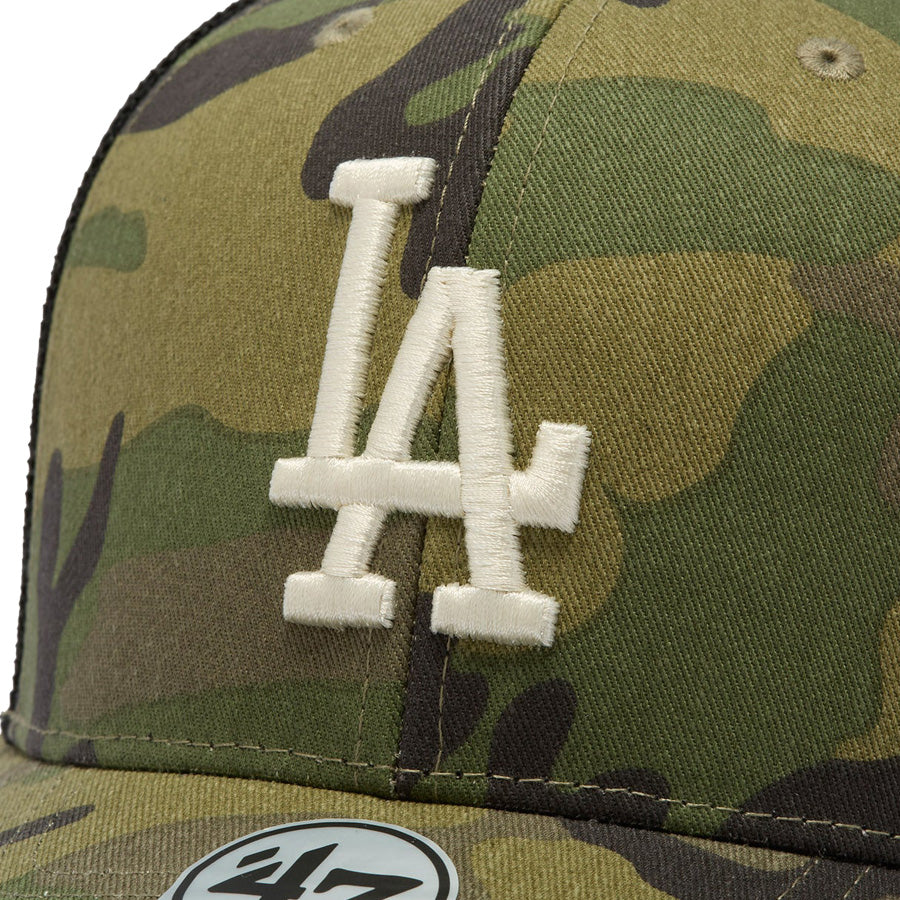 '47 トラッカー ロサンゼルス・ドジャース MLB CAMO フロントロゴ刺繍詳細