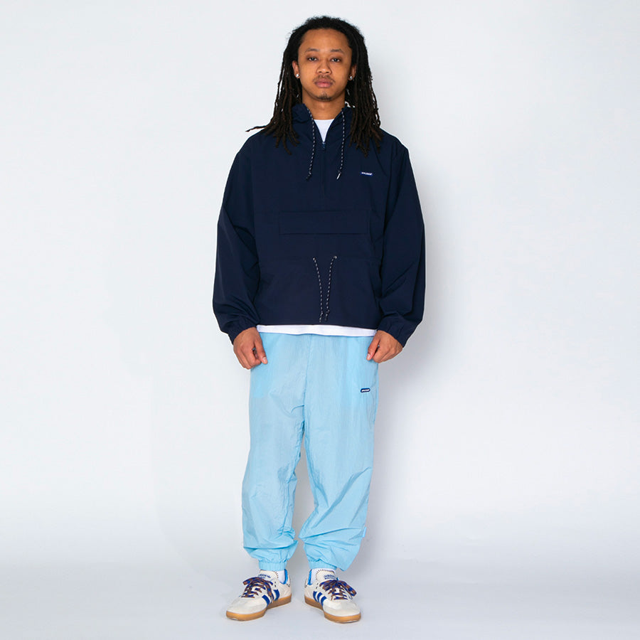 APPLEBUM（アップルバム）リップストップ トラックパンツ ライトブルー 着用全身