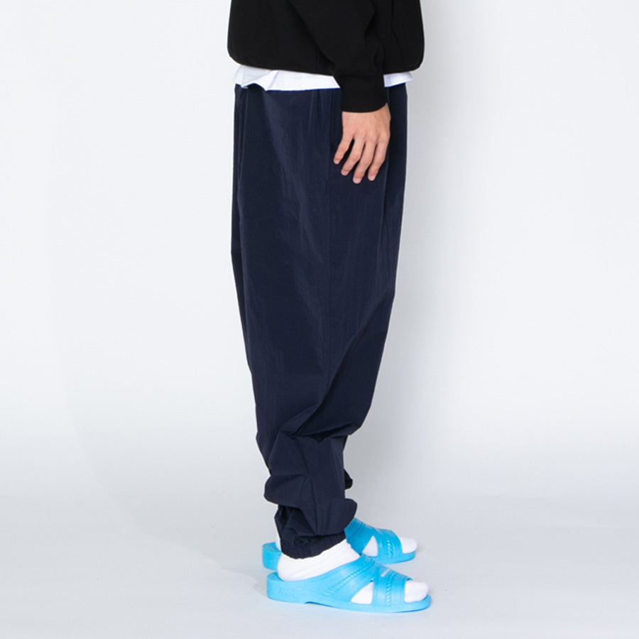 APPLEBUM（アップルバム）トラックパンツ ネイビー 右向き