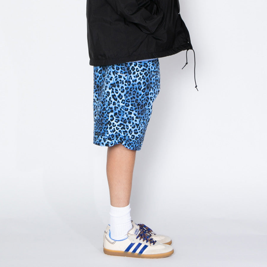 APPLEBUM レオパードショーツ 着用 右向き