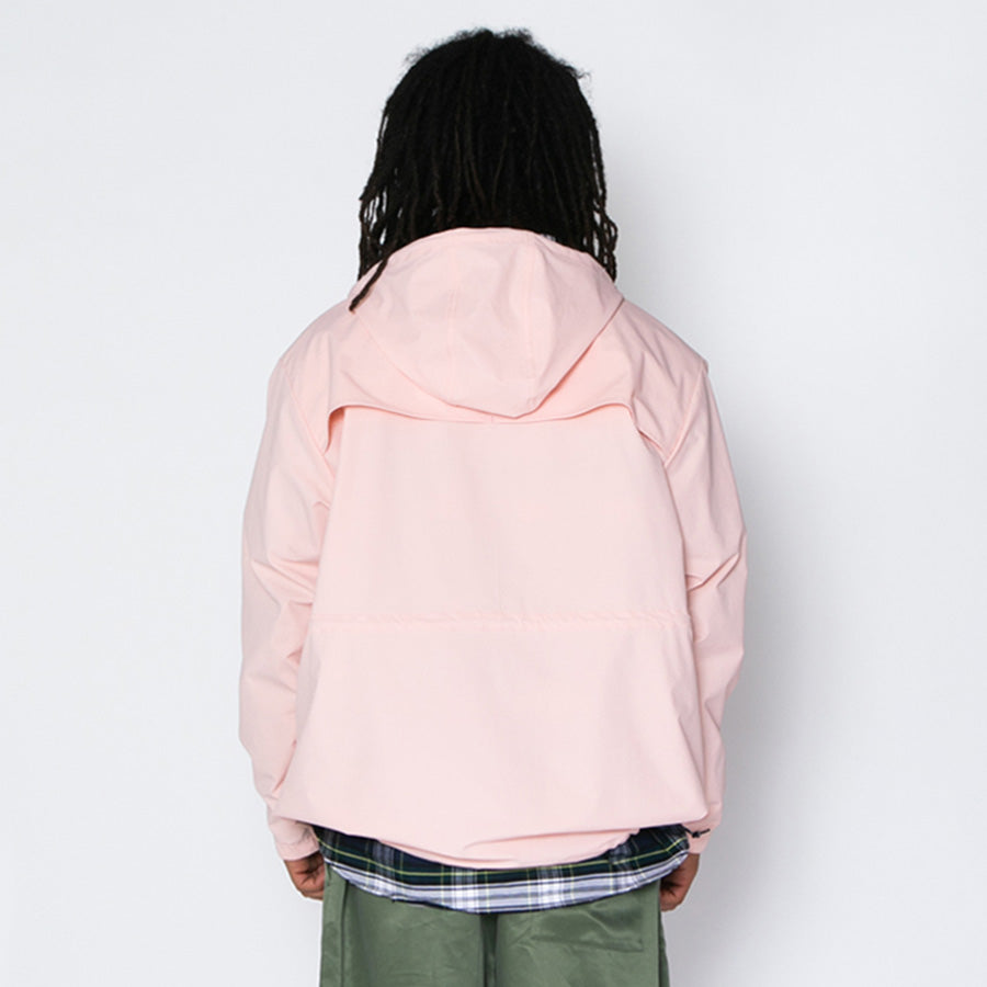 APPLEBUM アノラック メンズ着用 上半身 後ろ