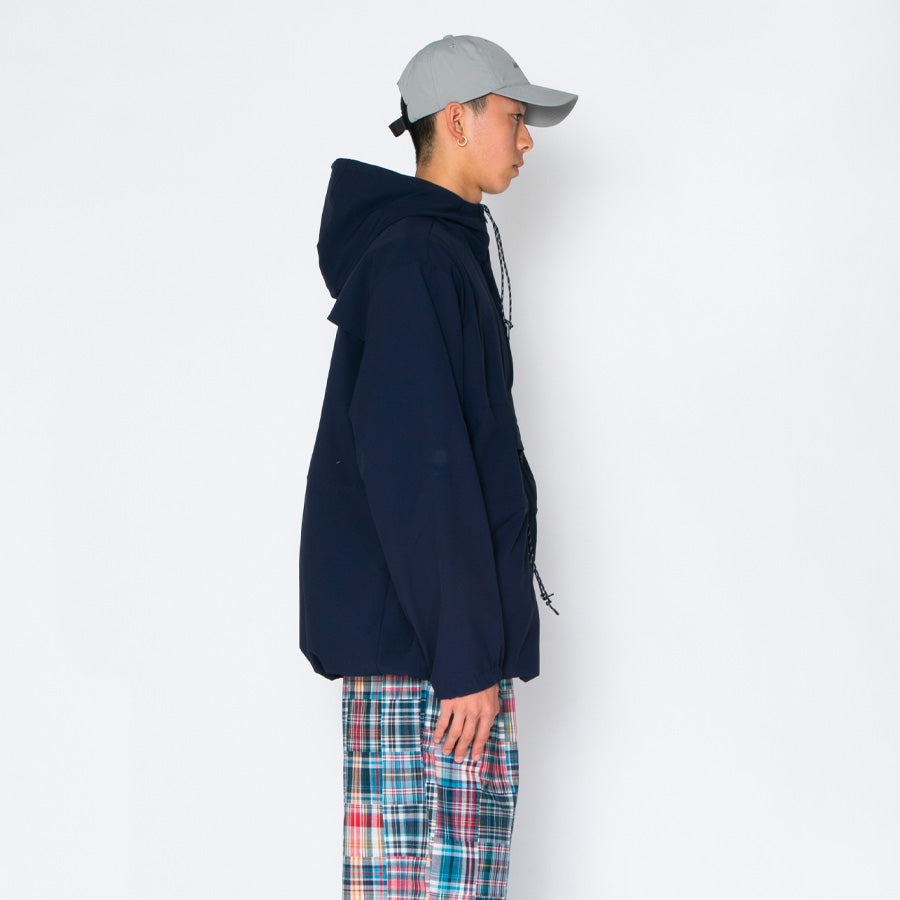 APPLEBUM アノラック ネイビー メンズ着用 上半身 右向き
