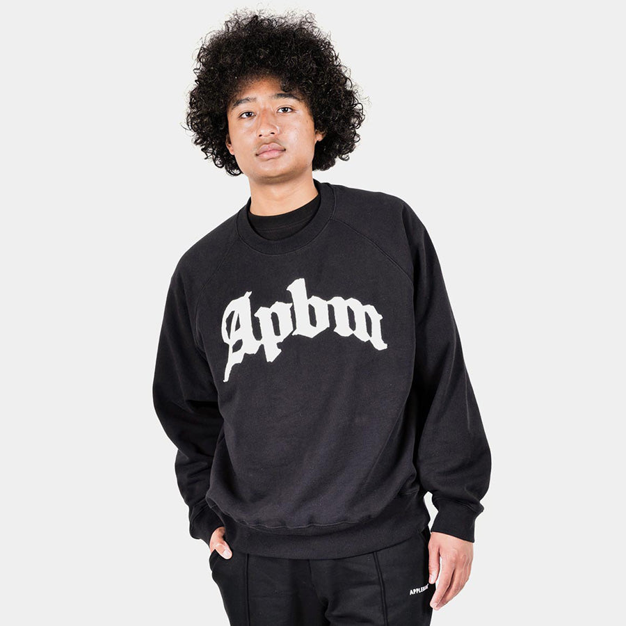 APPLEBUM Apbm Crew Sweat ブラック 着用イメージ 正面