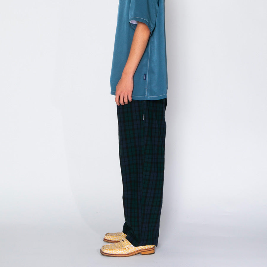 APPLEBUM Banshu Organic Wide Pants ブラックウォッチ 左側面着用