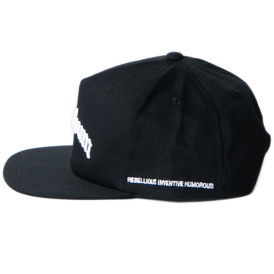 APPLEBUM キャップ ブラック 左側面スタイル