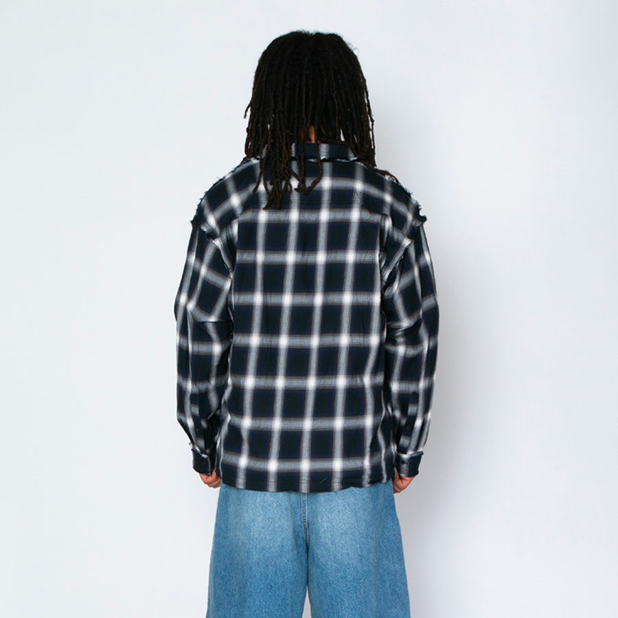 APPLEBUM チェックシャツ 着用 背面スタイル