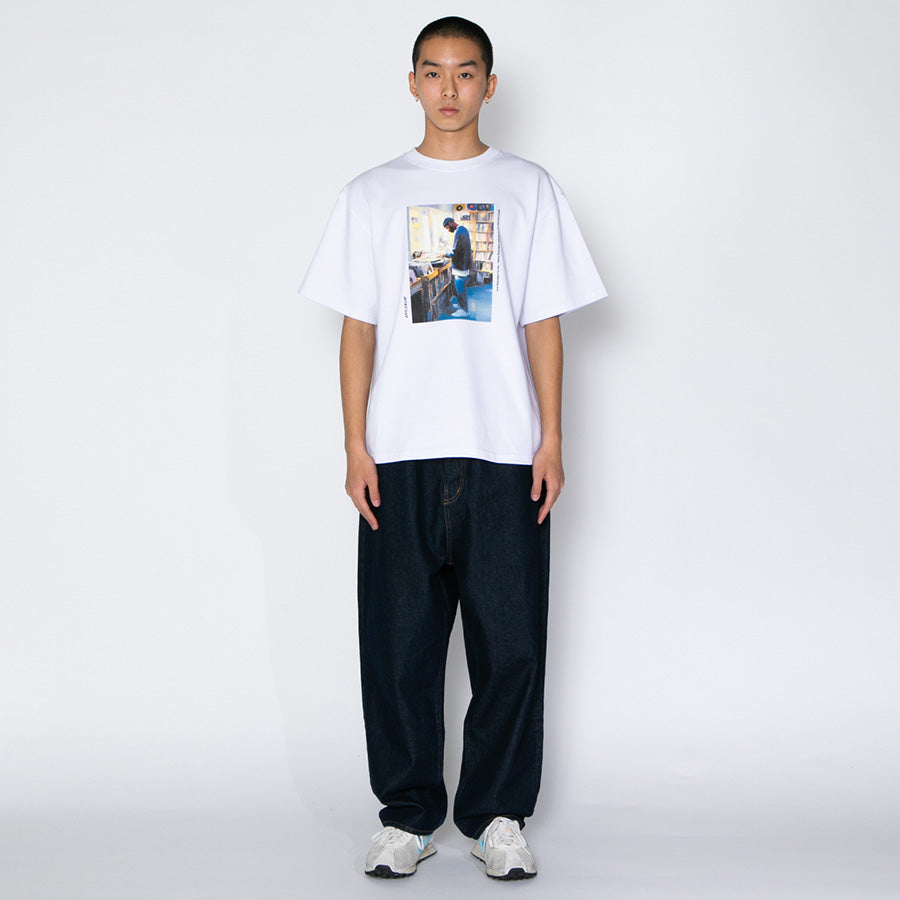 APPLEBUM Tシャツ ホワイト モデル着用 全身
