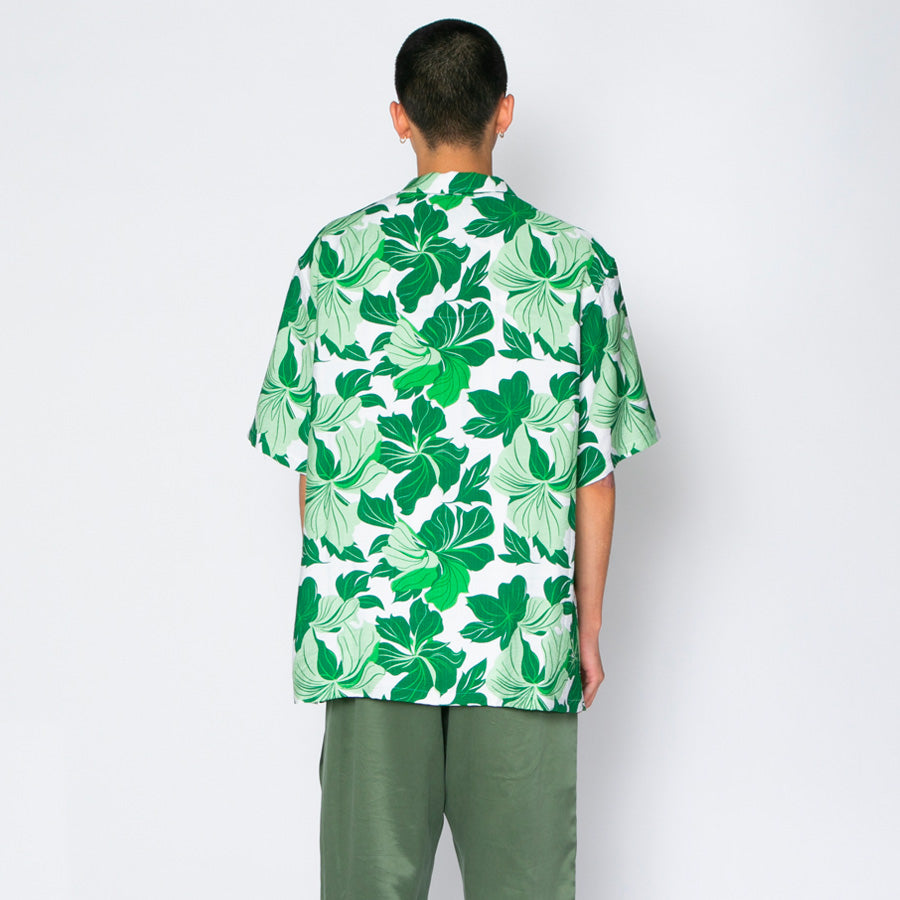 APPLEBUM Tropical Aloha グリーン モデル着用 背面スタイル