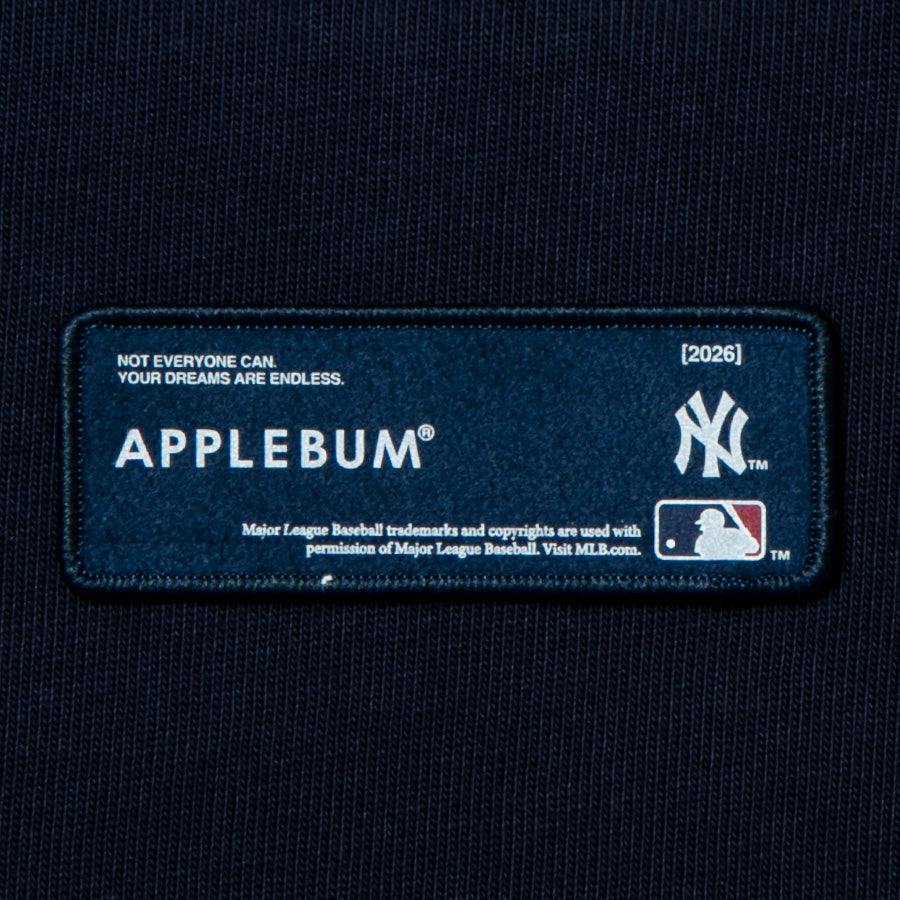 APPLEBUM NY YANKEES DYNASTY LOGO T-SHIRT ネイビー フロント左裾ワッペンロゴ詳細 ML2621104Y