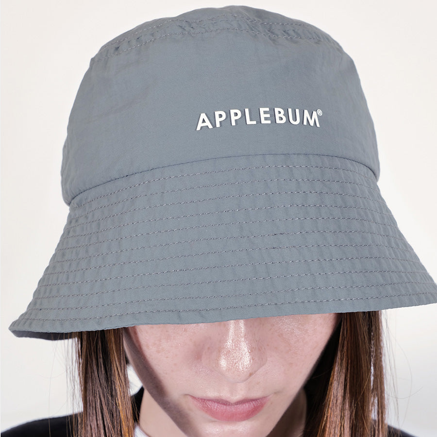 APPLEBUM Nylon Bucket Hat グレー モデル着用 正面