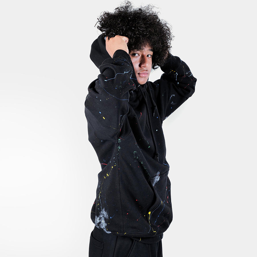 APPLEBUM ペイントパーカー ブラック 着用 右向き