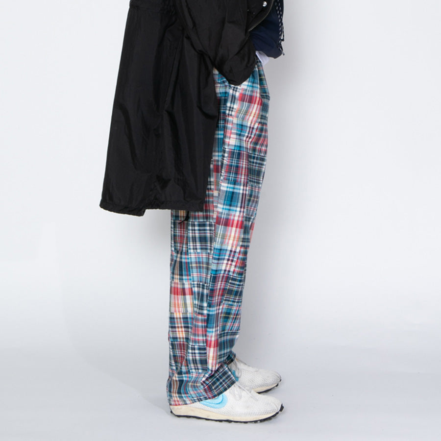 APPLEBUM ワイドパンツ モデル着用 右側面