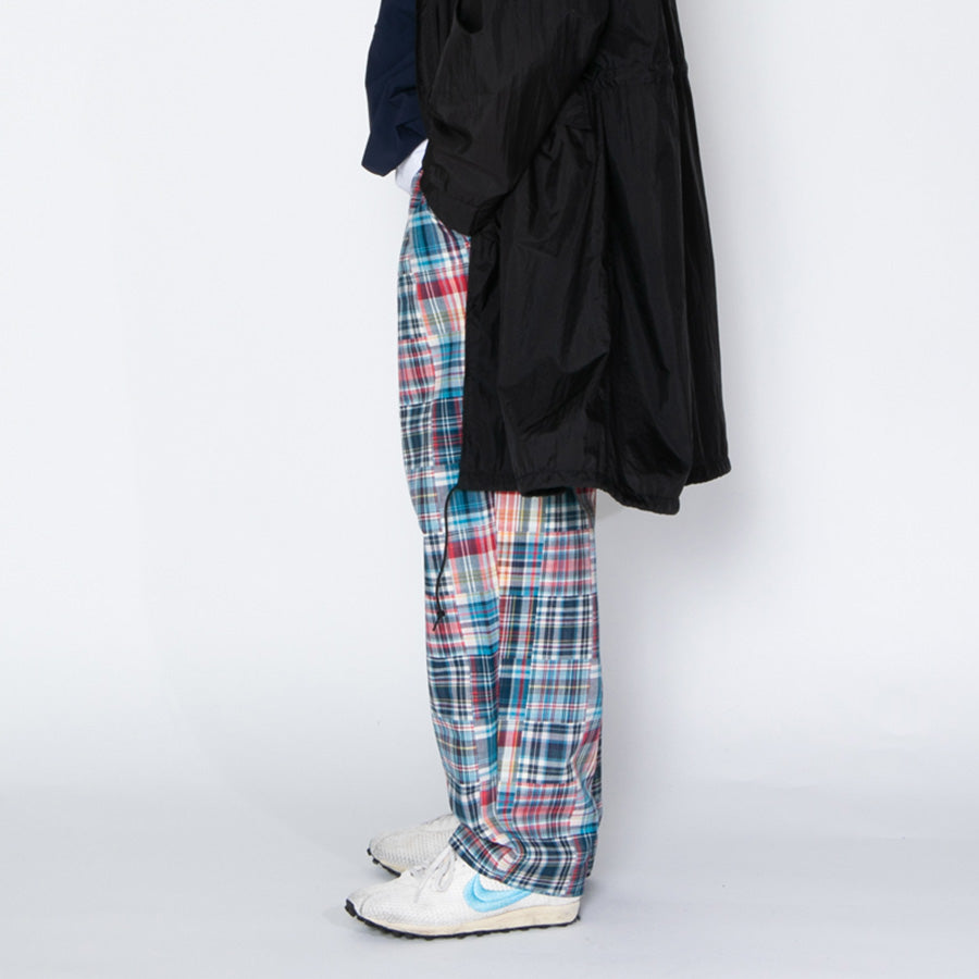 APPLEBUM ワイドパンツ モデル着用 左側面