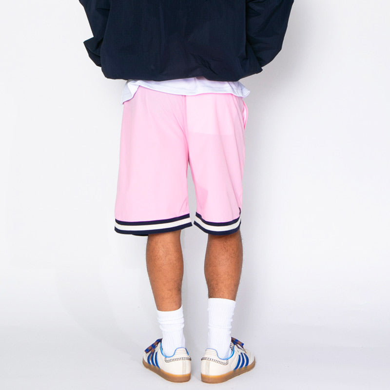 APPLEBUM Authentic Hoopers Shorts ピンク モデル着用 背面スタイル