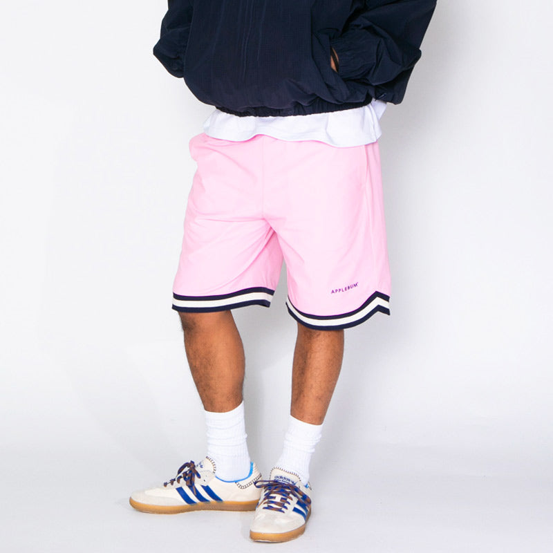 APPLEBUM Authentic Hoopers Shorts ピンク モデル着用 左斜めスタイル