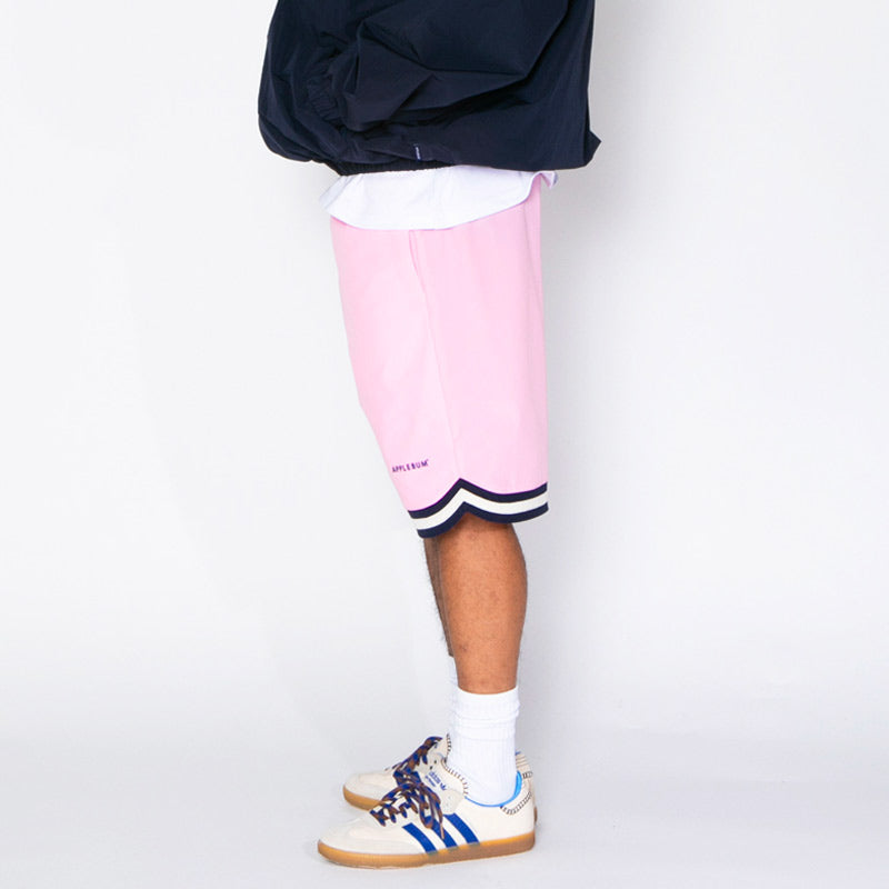 APPLEBUM Authentic Hoopers Shorts ピンク モデル着用 左側面スタイル