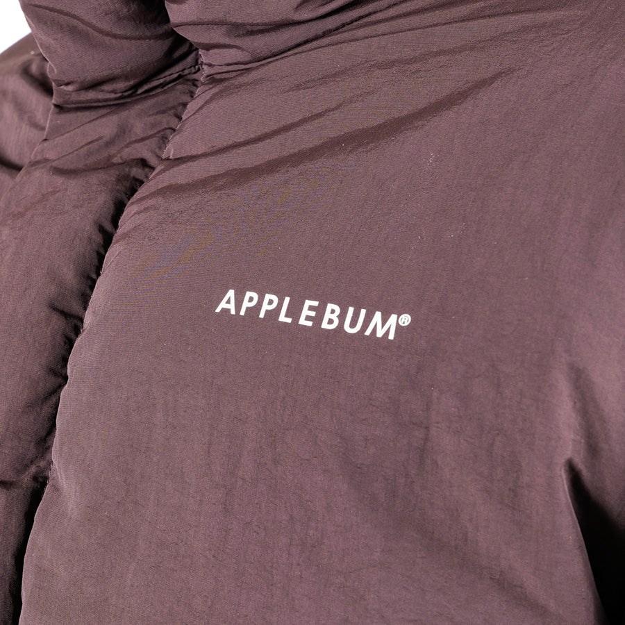 APPLEBUM ロゴ刺繍 ディテール ブラウン
