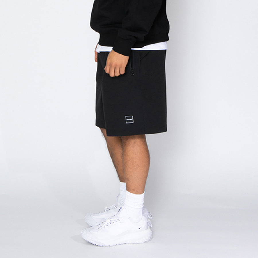 APPLEBUM ショーツ モデル着用 左側面