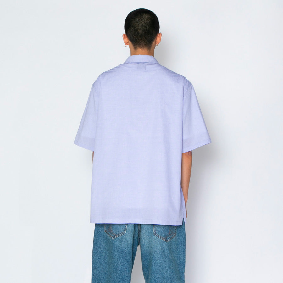 APPLEBUM Smooth Typewriter S/S Shirt ブルー モデル着用 後ろ向き