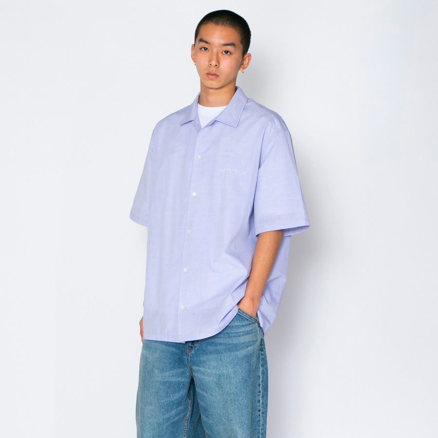 APPLEBUM Smooth Typewriter S/S Shirt ブルー モデル着用 左斜め