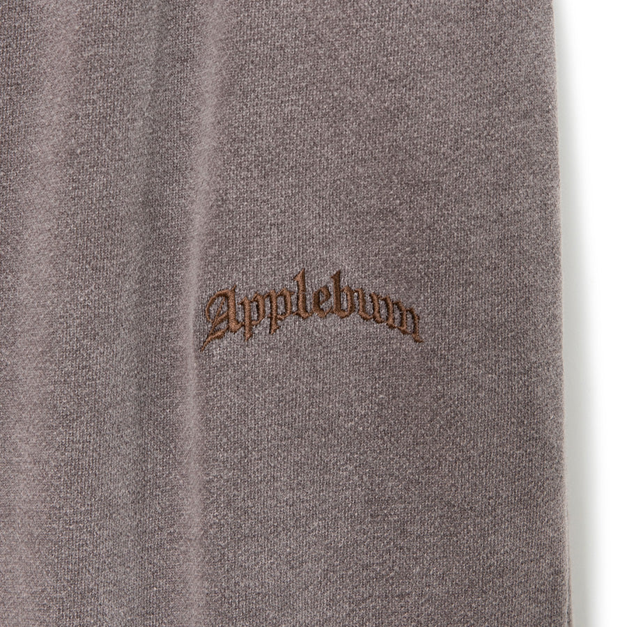 APPLEBUM ブラウン ロゴ刺繍ディテール