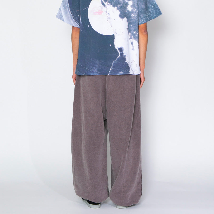 APPLEBUM ブラウン 着用 後ろスタイル