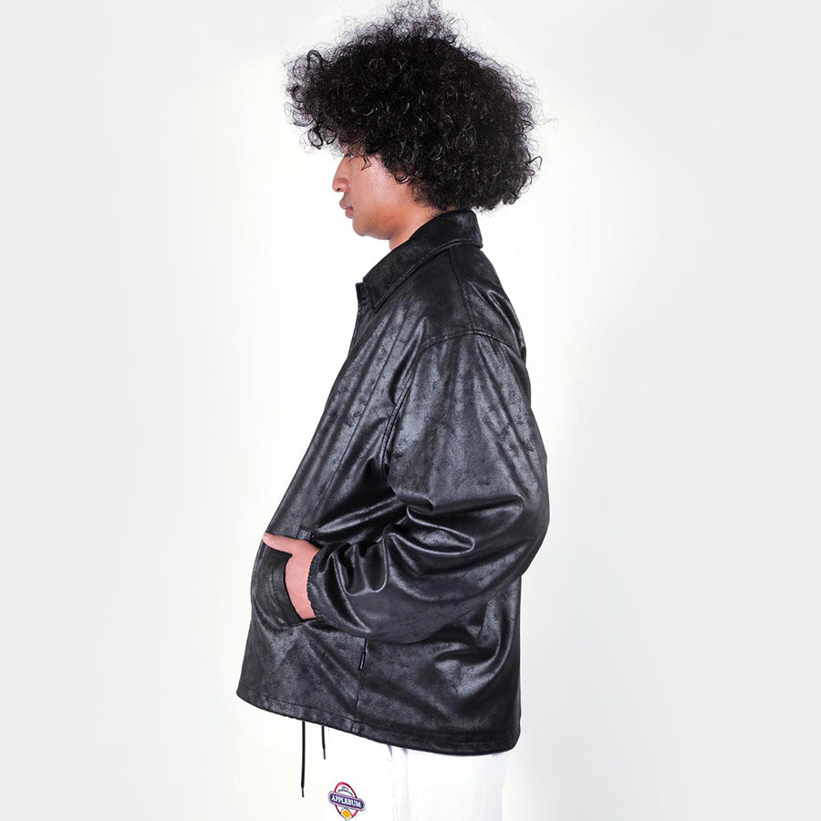 APPLEBUM コーチジャケット 着用 左向き