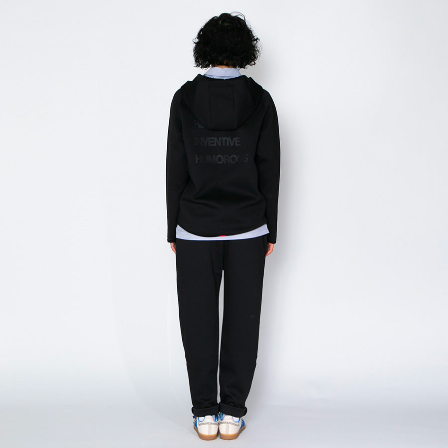 APPLEBUM テックパーカー ブラック 着用 後ろ