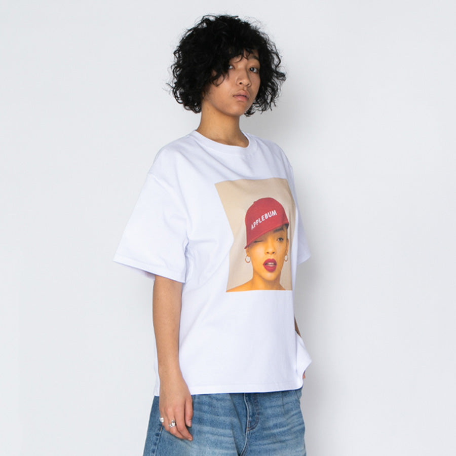 APPLEBUM Tシャツ モデル着用 右斜め 上半身