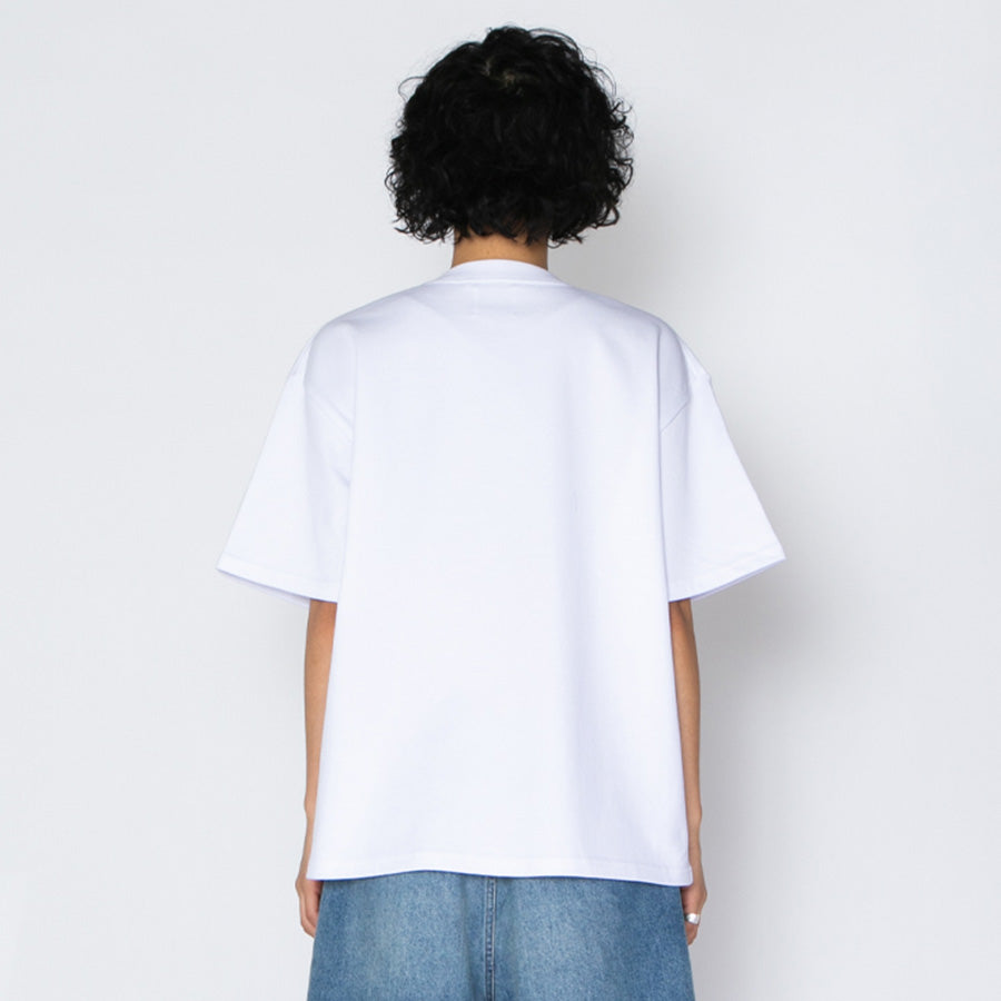 APPLEBUM Tシャツ モデル着用 背面 上半身