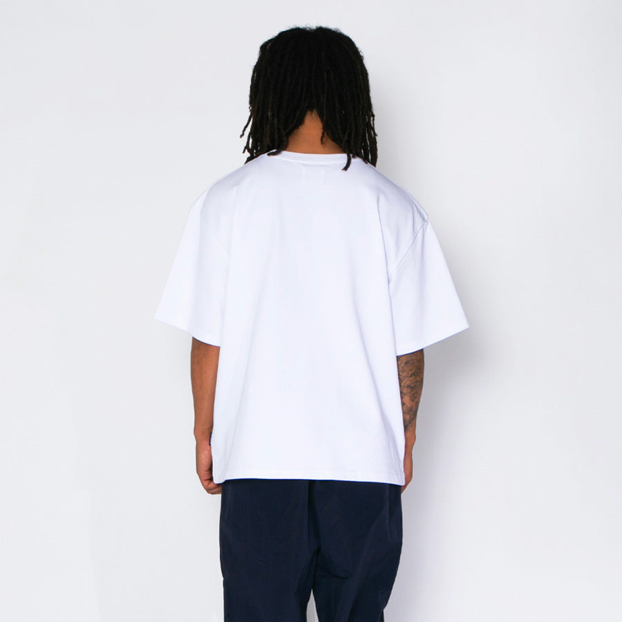 APPLEBUM Tシャツ ホワイト モデル着用 背面