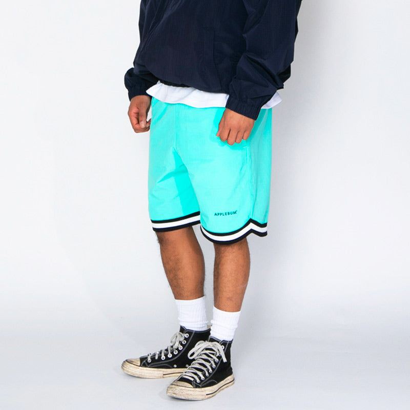 APPLEBUM Authentic Hoopers Shorts ティファニーブルー モデル着用 左斜めスタイル