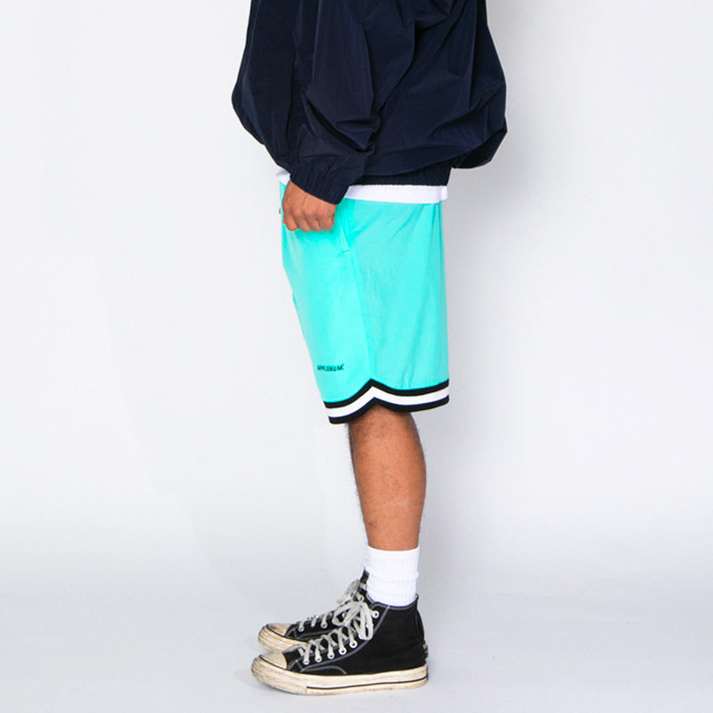 APPLEBUM Authentic Hoopers Shorts ティファニーブルー モデル着用 左側面スタイル