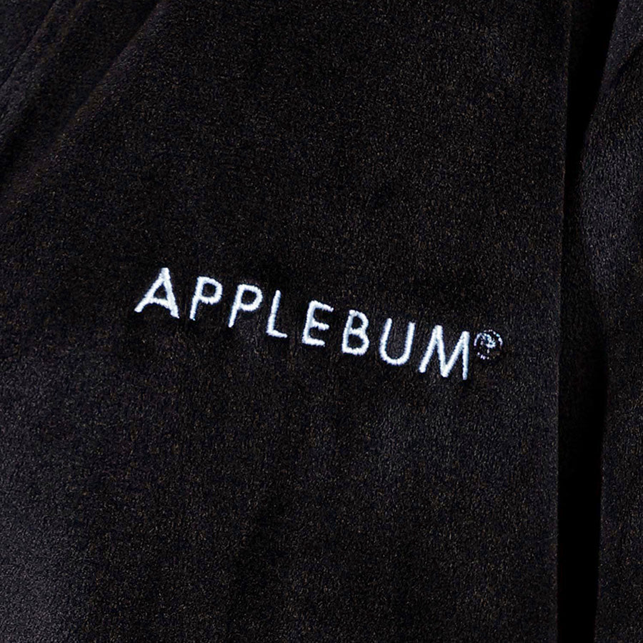 APPLEBUM ロゴ刺繍 ベロアカーディガン ディテール