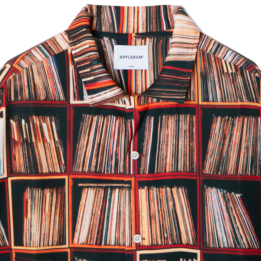APPLEBUM Vinyl Shelf Aloha Shirt ボタンを閉めた襟元ディテール