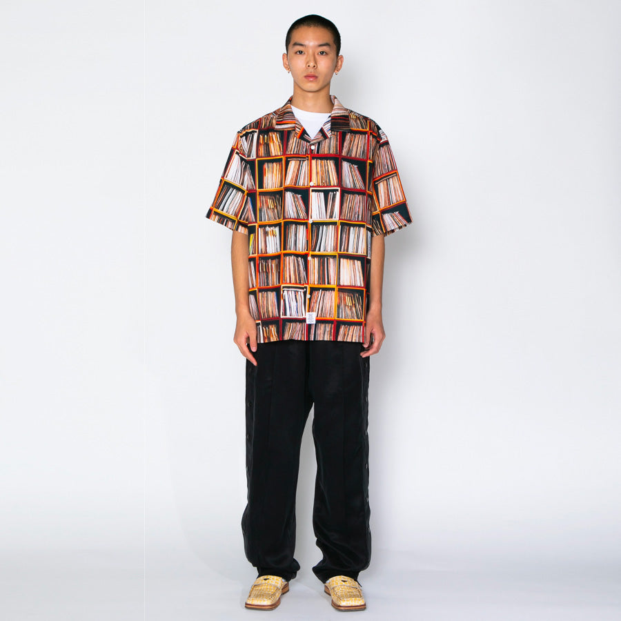 APPLEBUM Vinyl Shelf Aloha Shirt モデル着用 正面全身