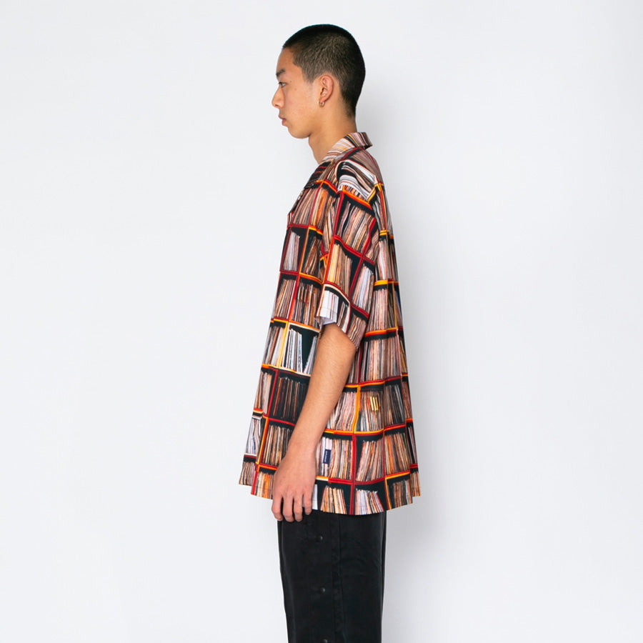APPLEBUM Vinyl Shelf Aloha Shirt モデル着用 左側面