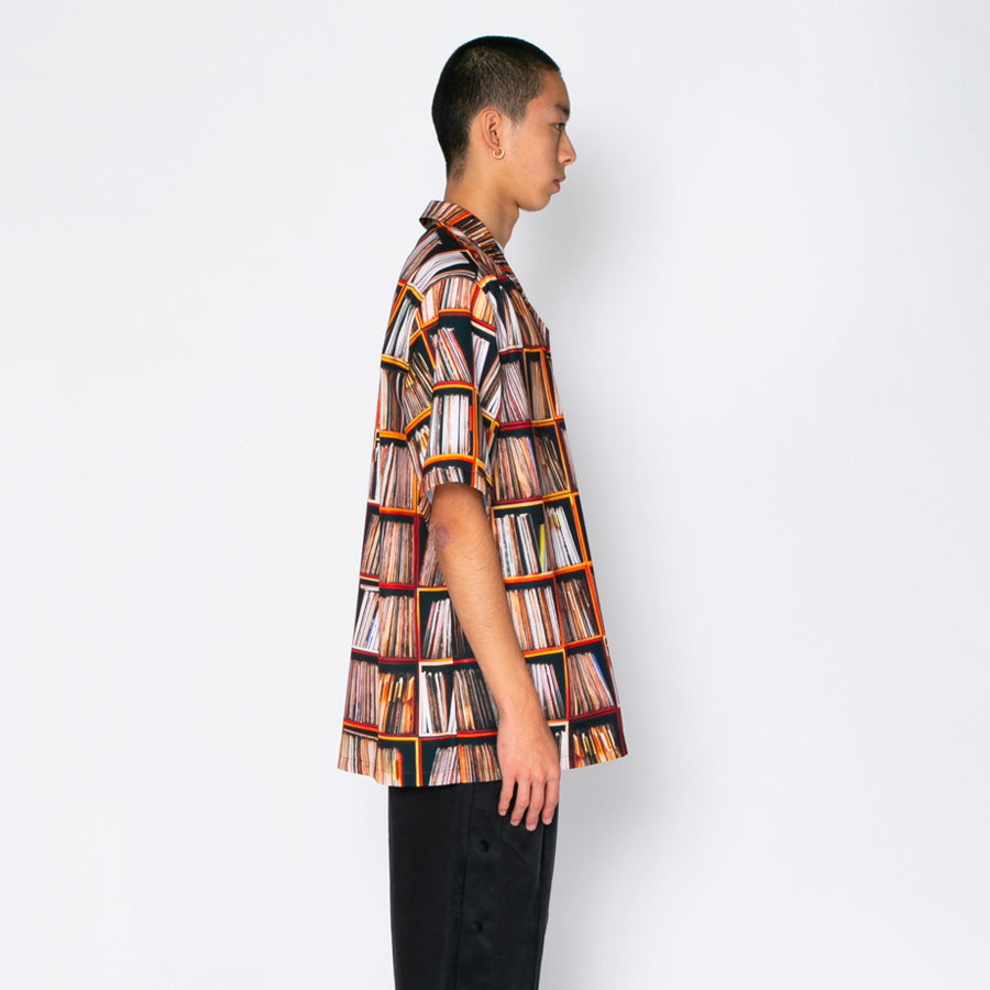 APPLEBUM Vinyl Shelf Aloha Shirt モデル着用 右側面