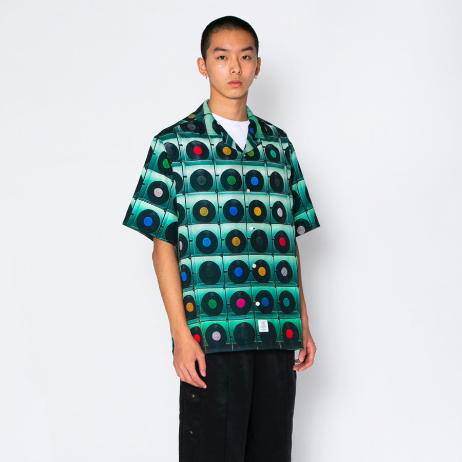 APPLEBUM Vinyl Wall Aloha Shirt 着用イメージ 右斜め