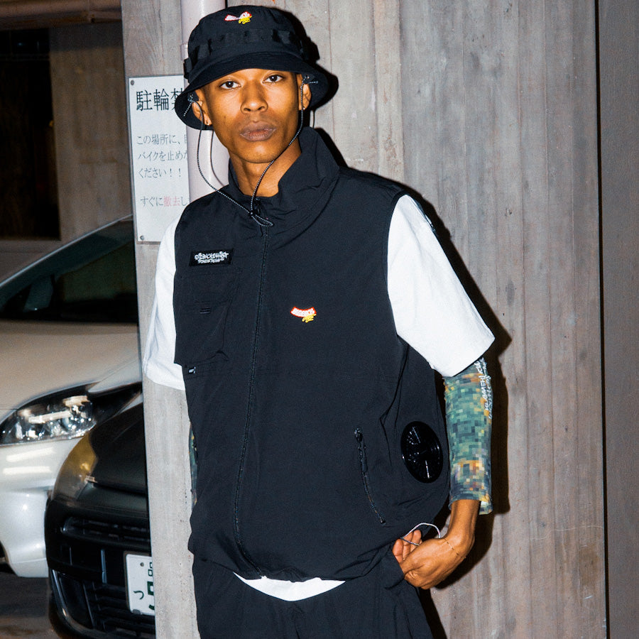 HAIGHT RAIDBACK FAN VEST ブラック モデル着用スタイル