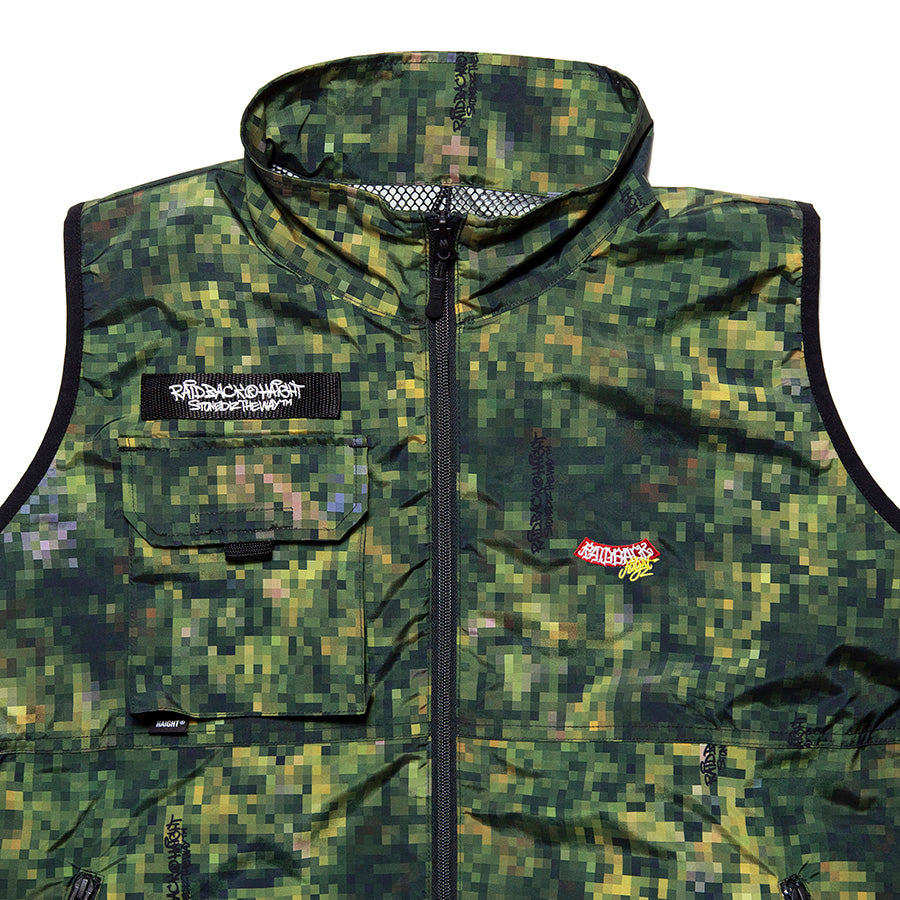 HAIGHT RAIDBACK FAN VEST カモ 上部ディテール