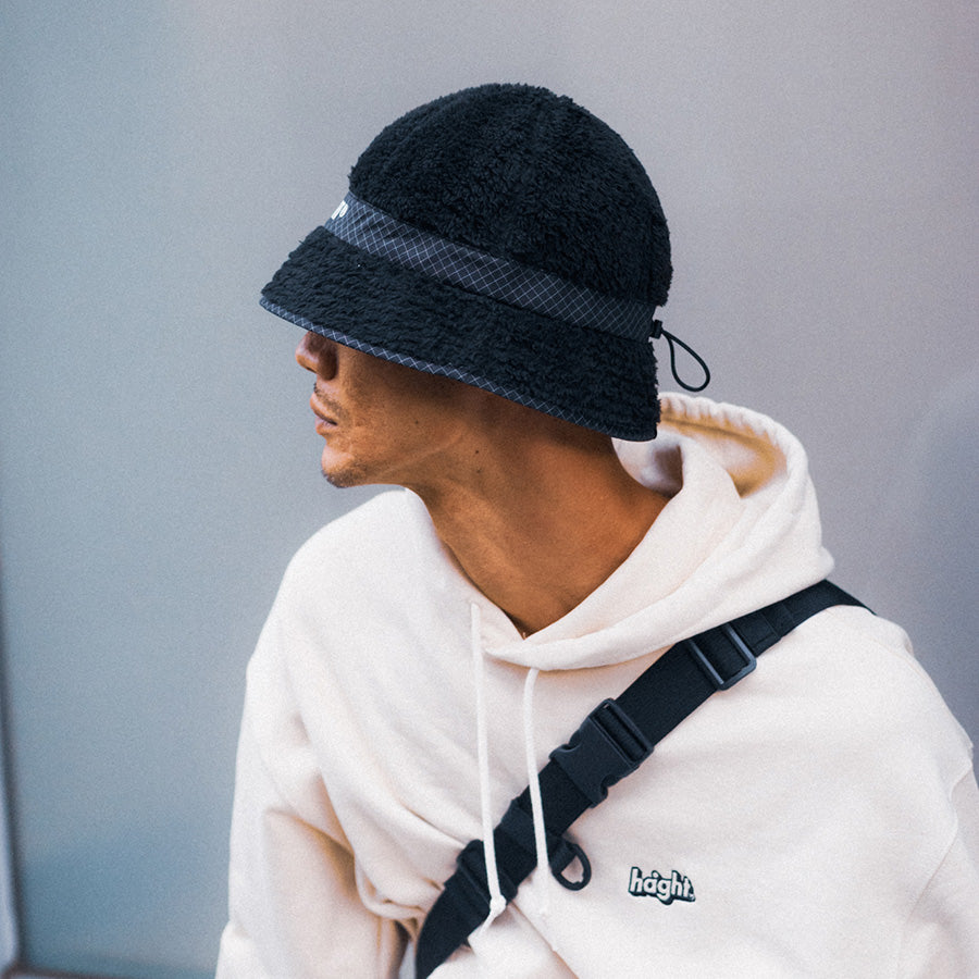 HAIGHT CORAL FLEECE BALL HAT ハット ブラック モデル着用 横向き HTAW-266004
