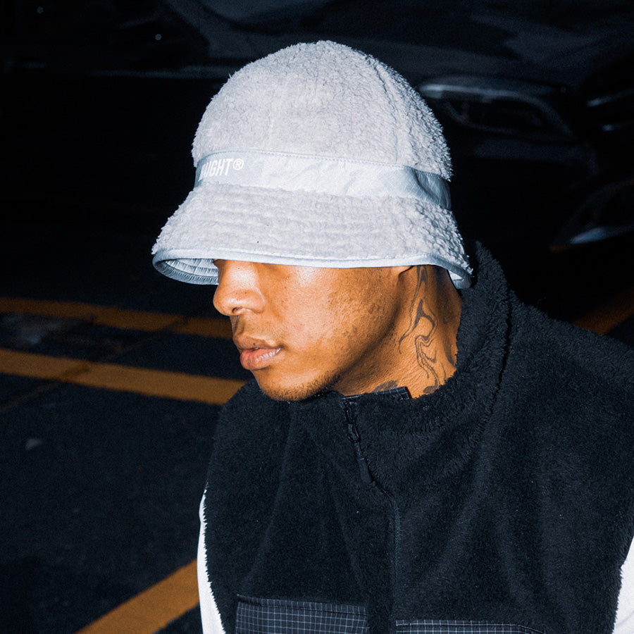 HAIGHT CORAL FLEECE BALL HAT ハット グレー モデル着用 横向き HTAW-266004