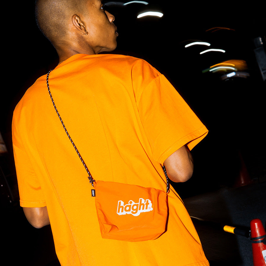 HAIGHT CORE LOGO SACOCHE オレンジ モデル着用